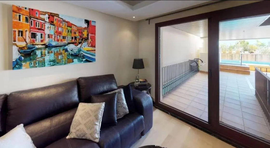 Departamento En Complejo Residencial Bahia Del Plata, Estepona, Espana 0*, エステポナ